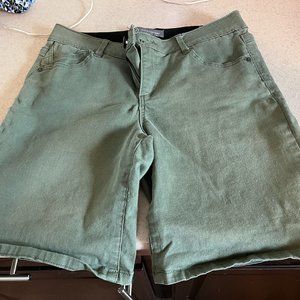 Wit & Wisdom Olive Shorts